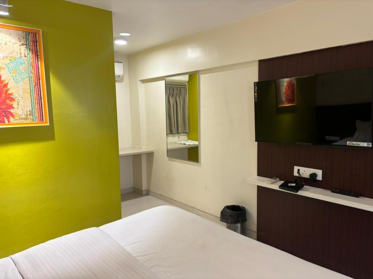 Hotel Haldi Nashik Exterior foto