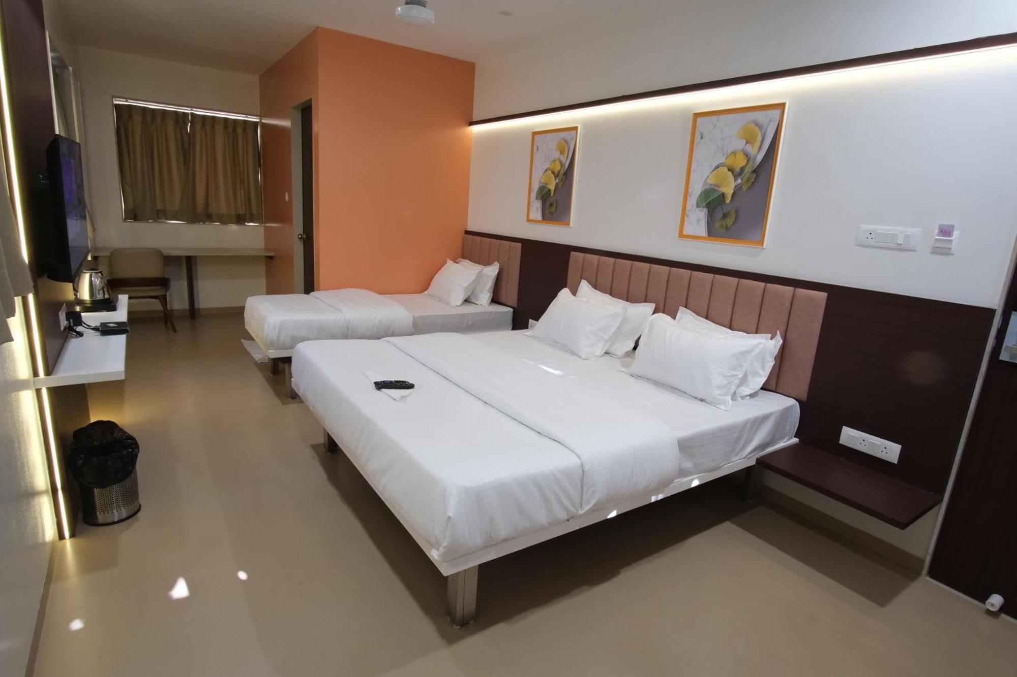Hotel Haldi Nashik Exterior foto