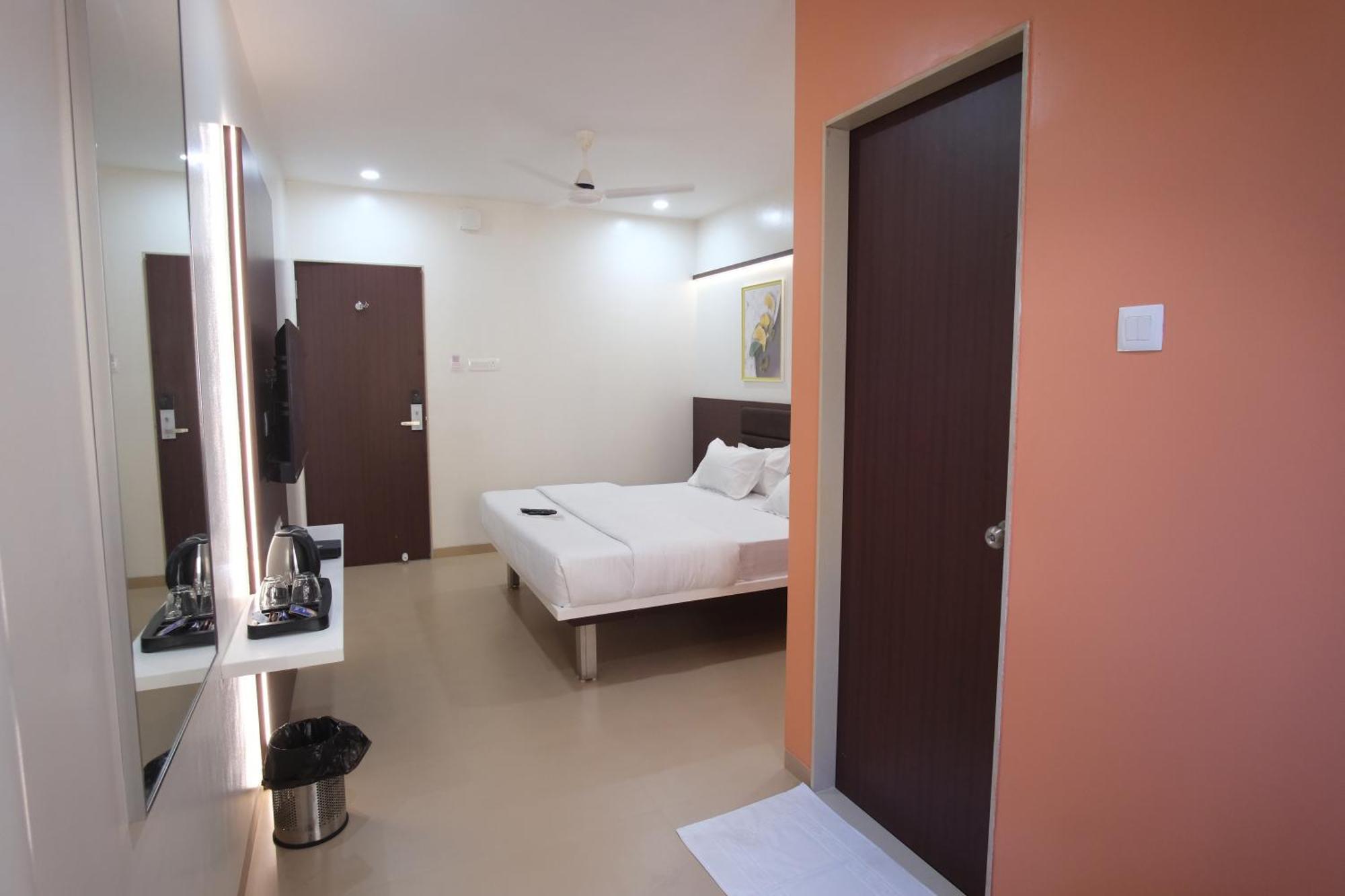 Hotel Haldi Nashik Exterior foto