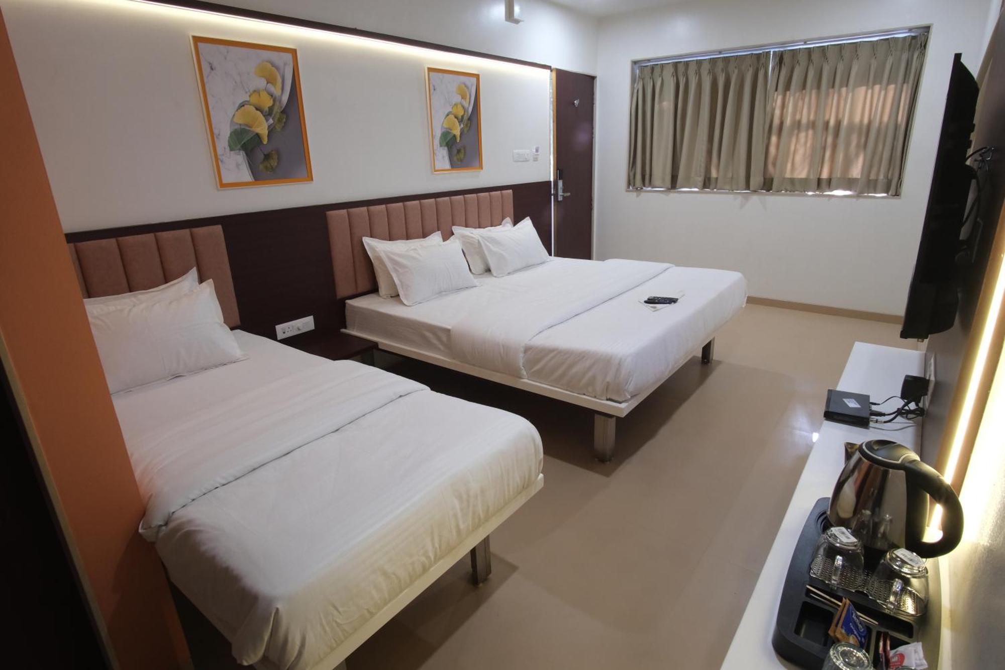 Hotel Haldi Nashik Exterior foto