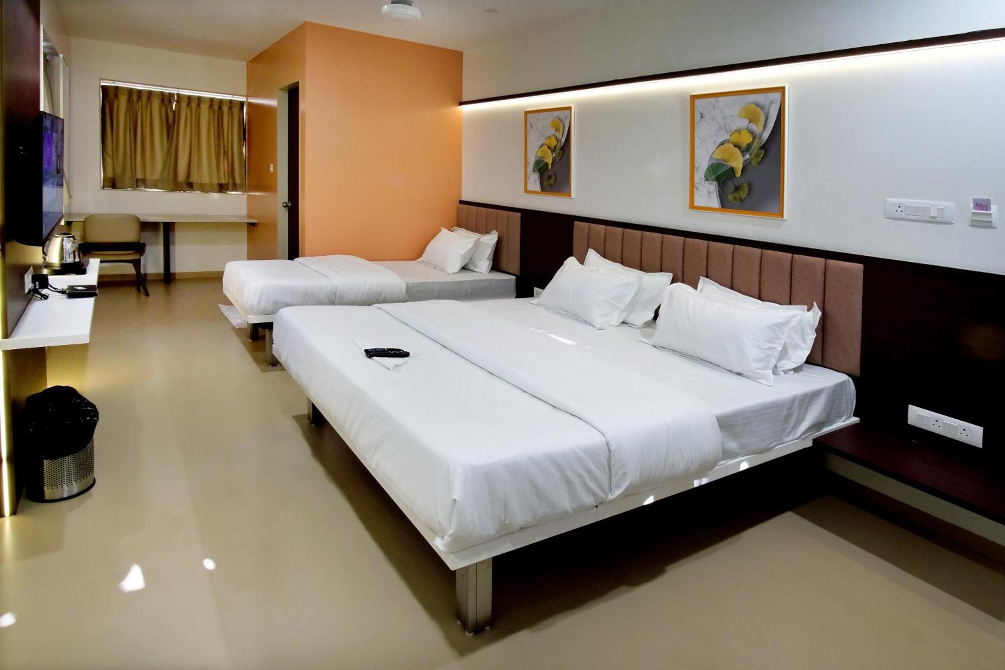 Hotel Haldi Nashik Exterior foto