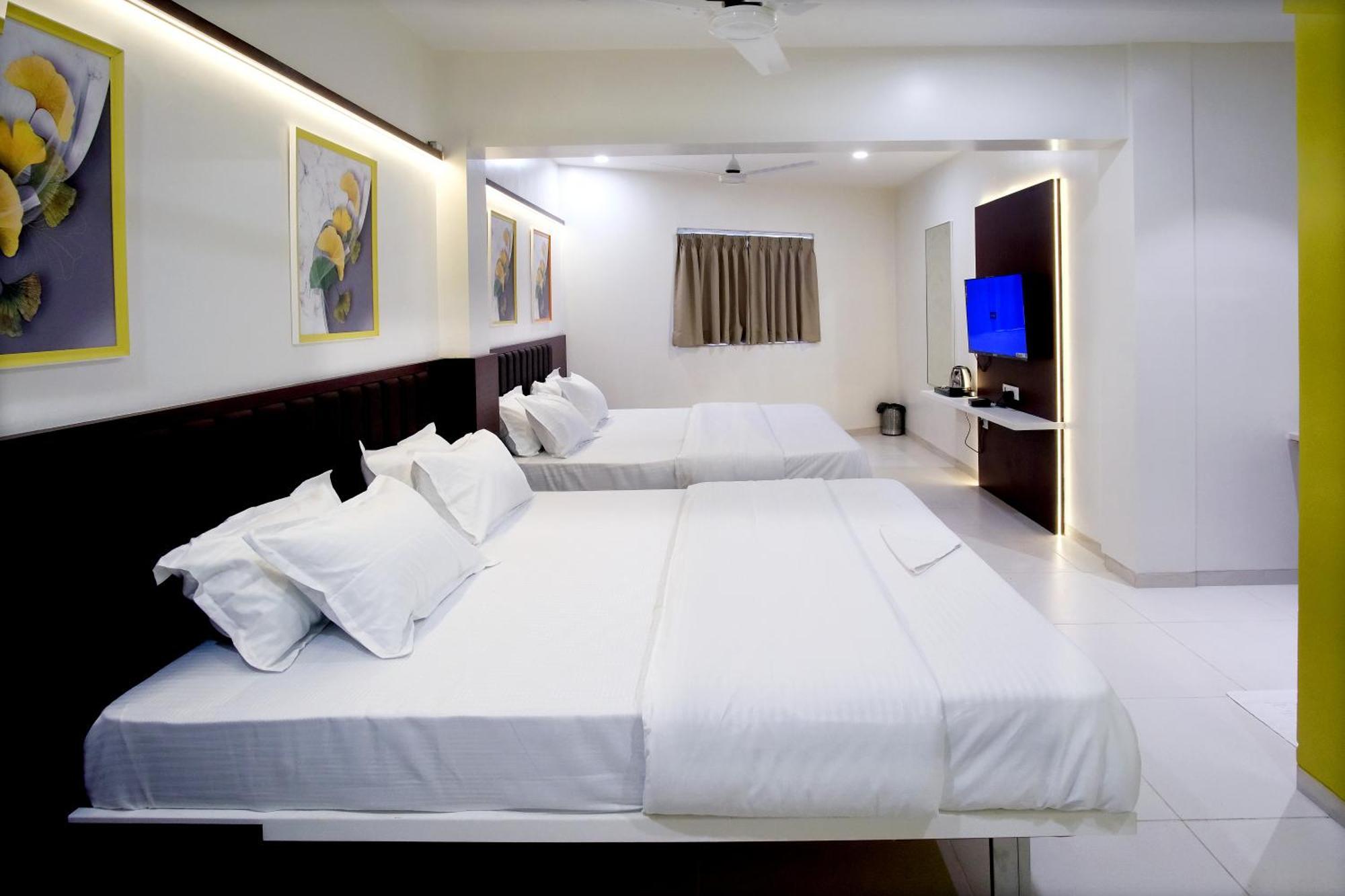 Hotel Haldi Nashik Exterior foto
