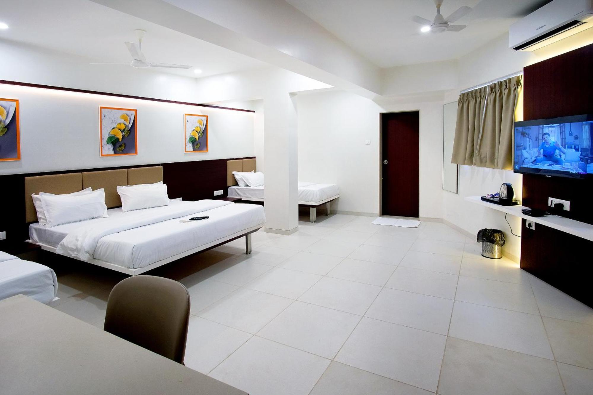 Hotel Haldi Nashik Exterior foto